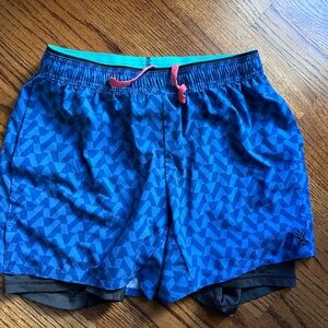 Limited Edition Chubbies Small 5.5” inseam cobalt blue geometric pattern